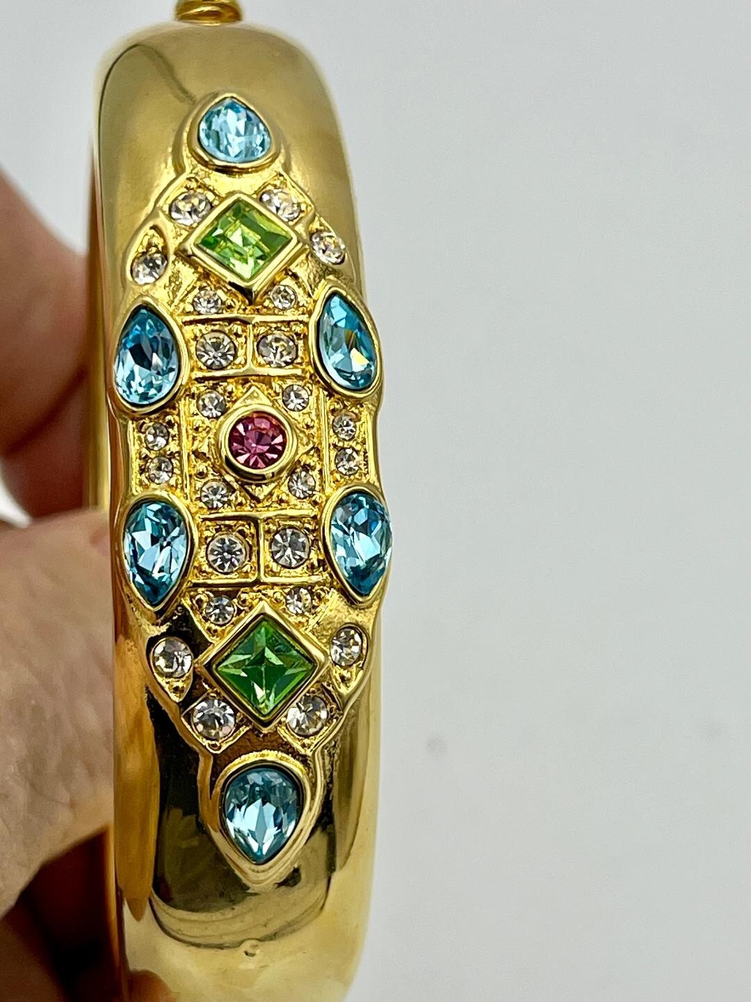 KJL Kenneth Jay Lane Jeweled Gripoix Glass Cabochon Bangle Cuff Bracelet