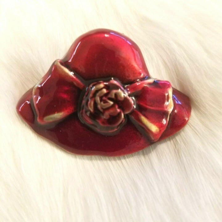 Vintage Camco Red Hat Brooch Pewter Enamel Art Deco Bow Flower Victorian 2196
