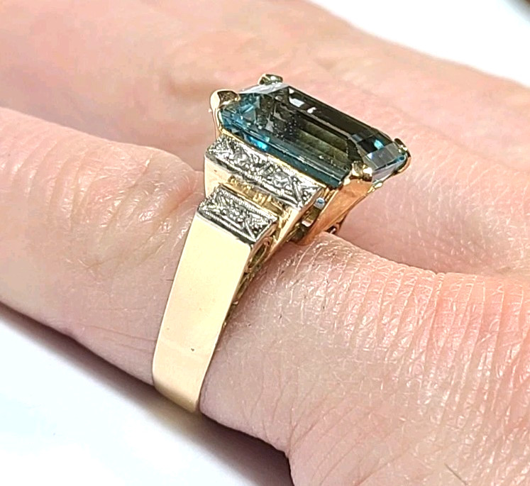 Vintage Yellow Gold Large 9 Carat Blue Topaz and Diamond Ring Size 7.25
