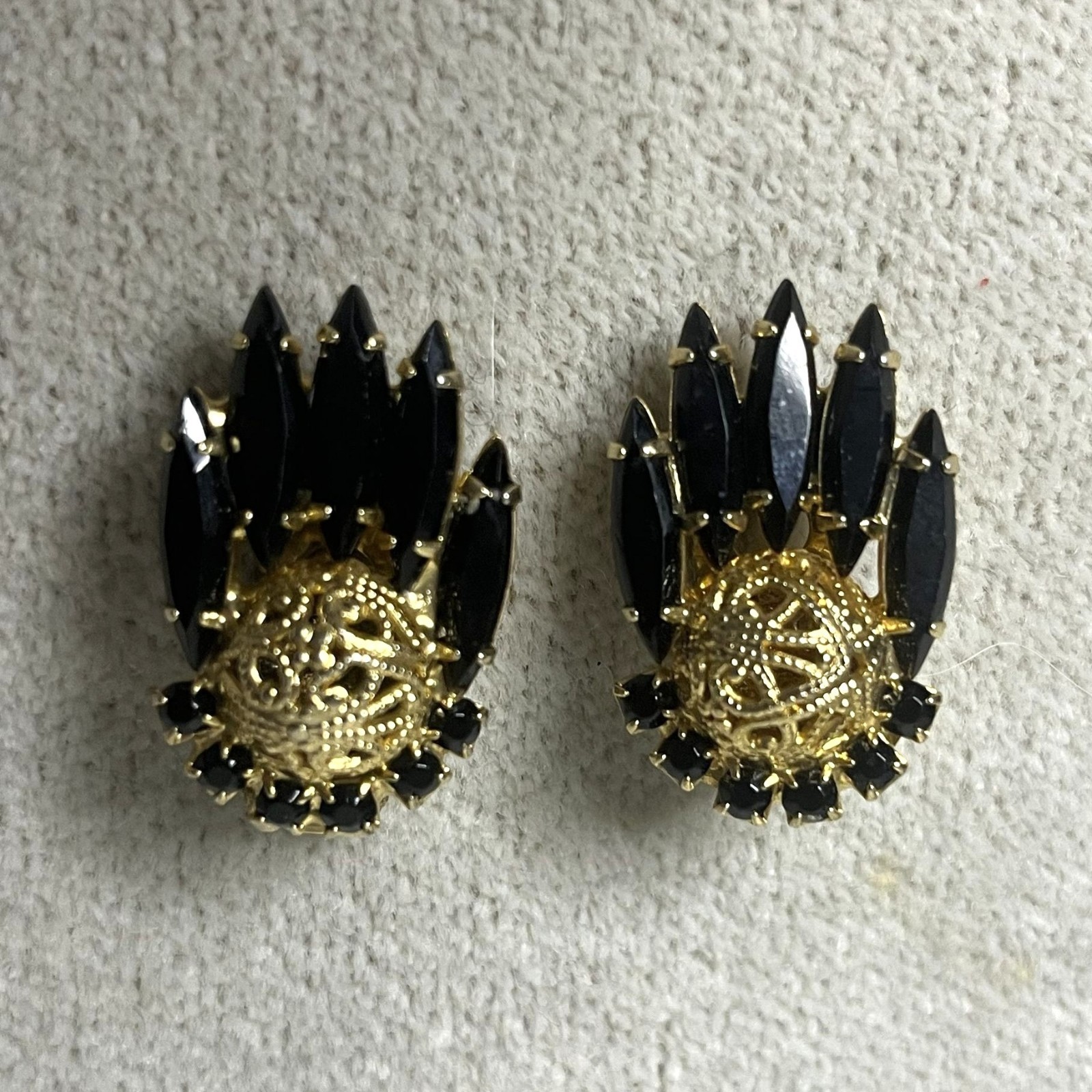Vintage Juliana DeLizza and Elster Jet Black Gold Filigree Ball Navette Clip On