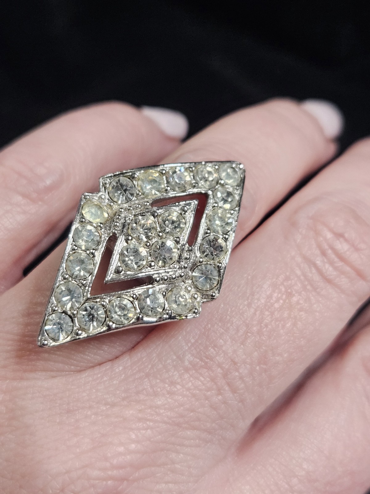 Vintage Sarah Coventry Ring Silver Tone With Clear Or White Rhinestones Size 7
