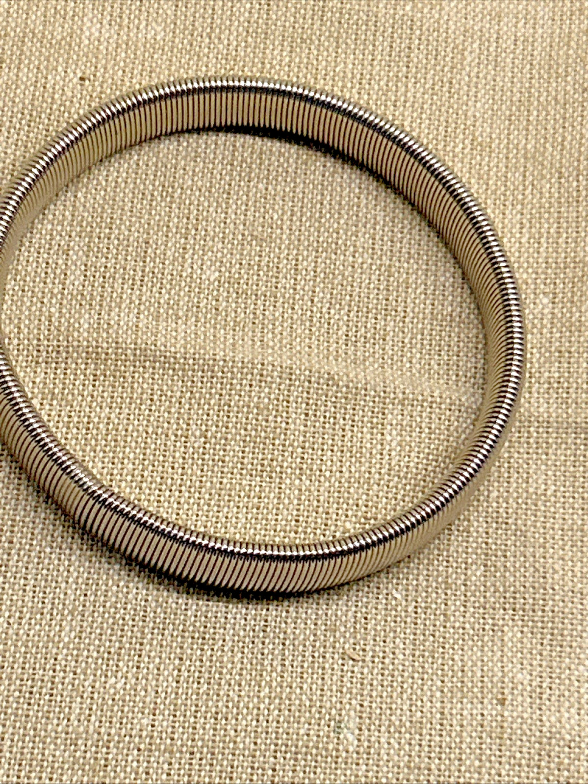 Vintage Silver Tone Metal Slinky Expansion Bracelet Stretch Spring Coil 7 3/4 In