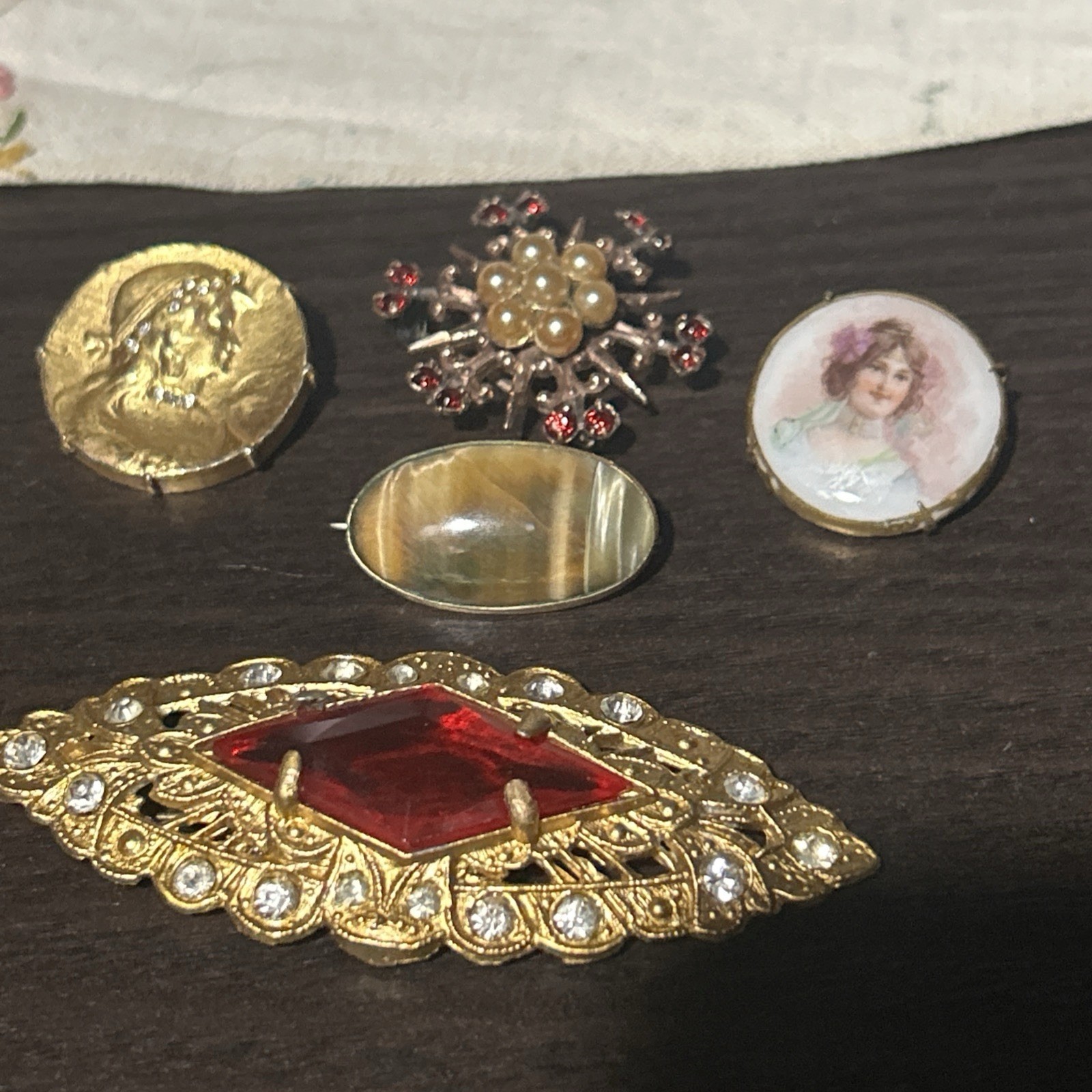 Vintage Lot Of 5 Pins Some Gold Fill Tiger Eye Painted Woman Alva Brooch