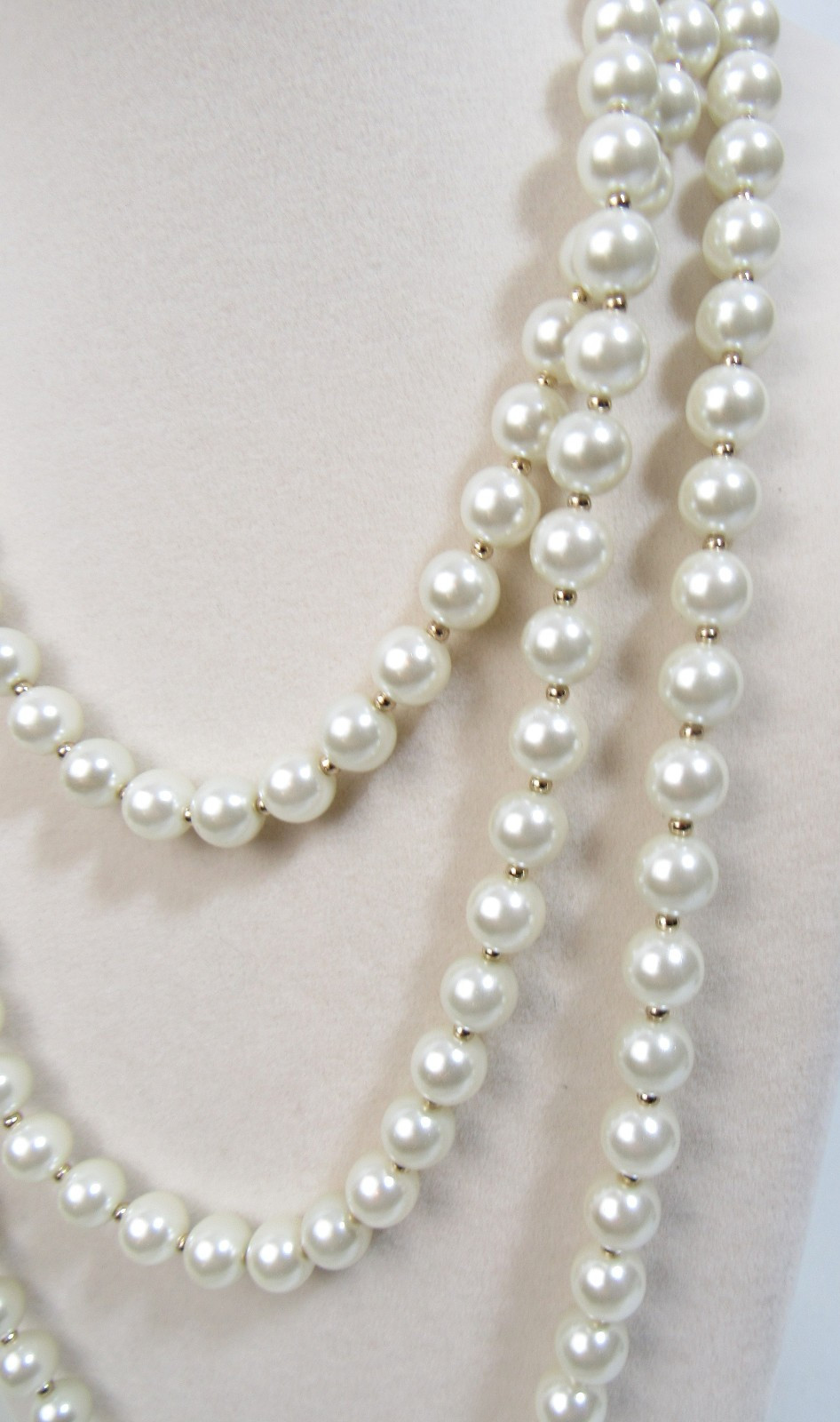 ANNE KLEIN Off White Faux Pearl And Gold Bead Necklace Lion Tag 60″