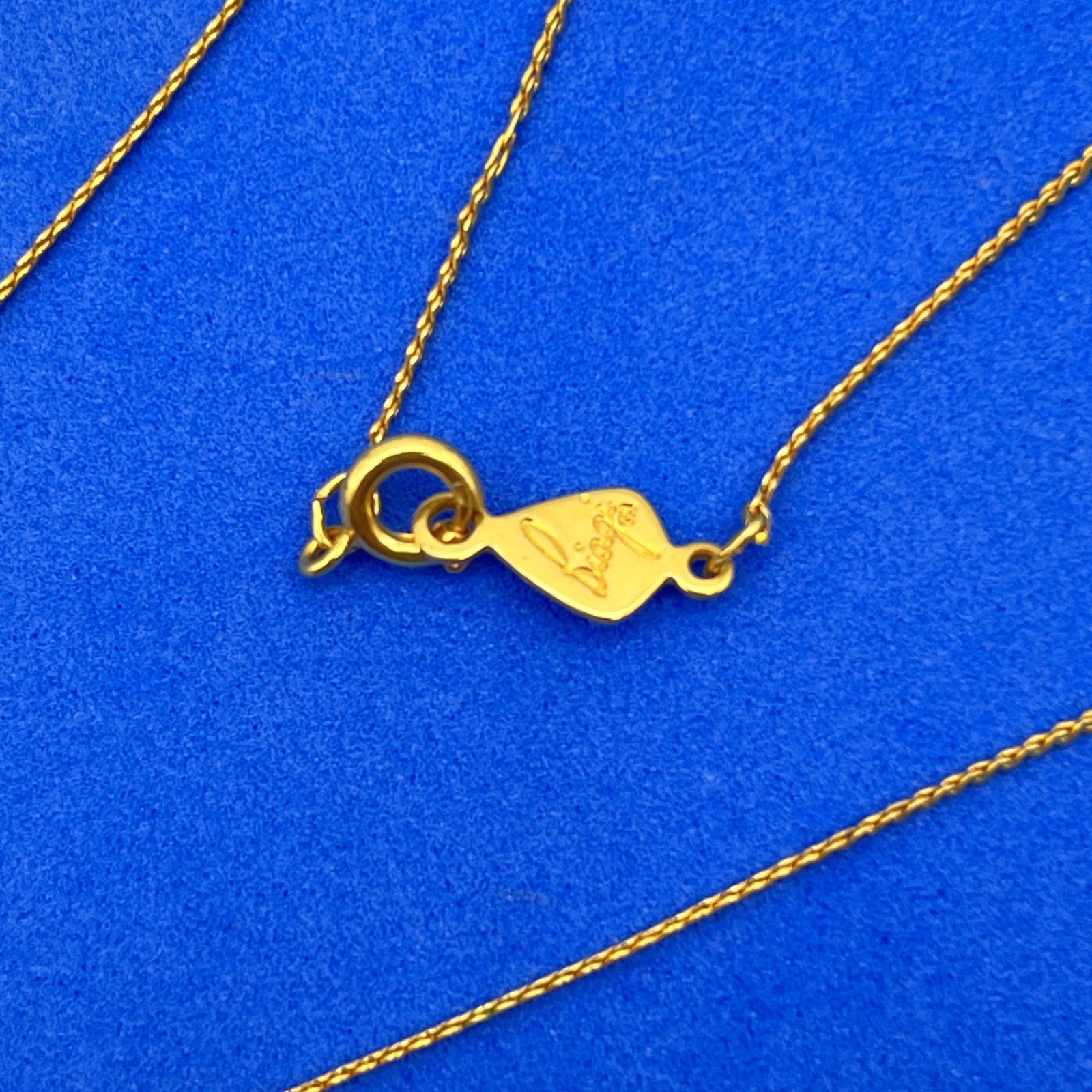 Vintage Puffy Heart Necklace Cream Agate Pendant 14″
