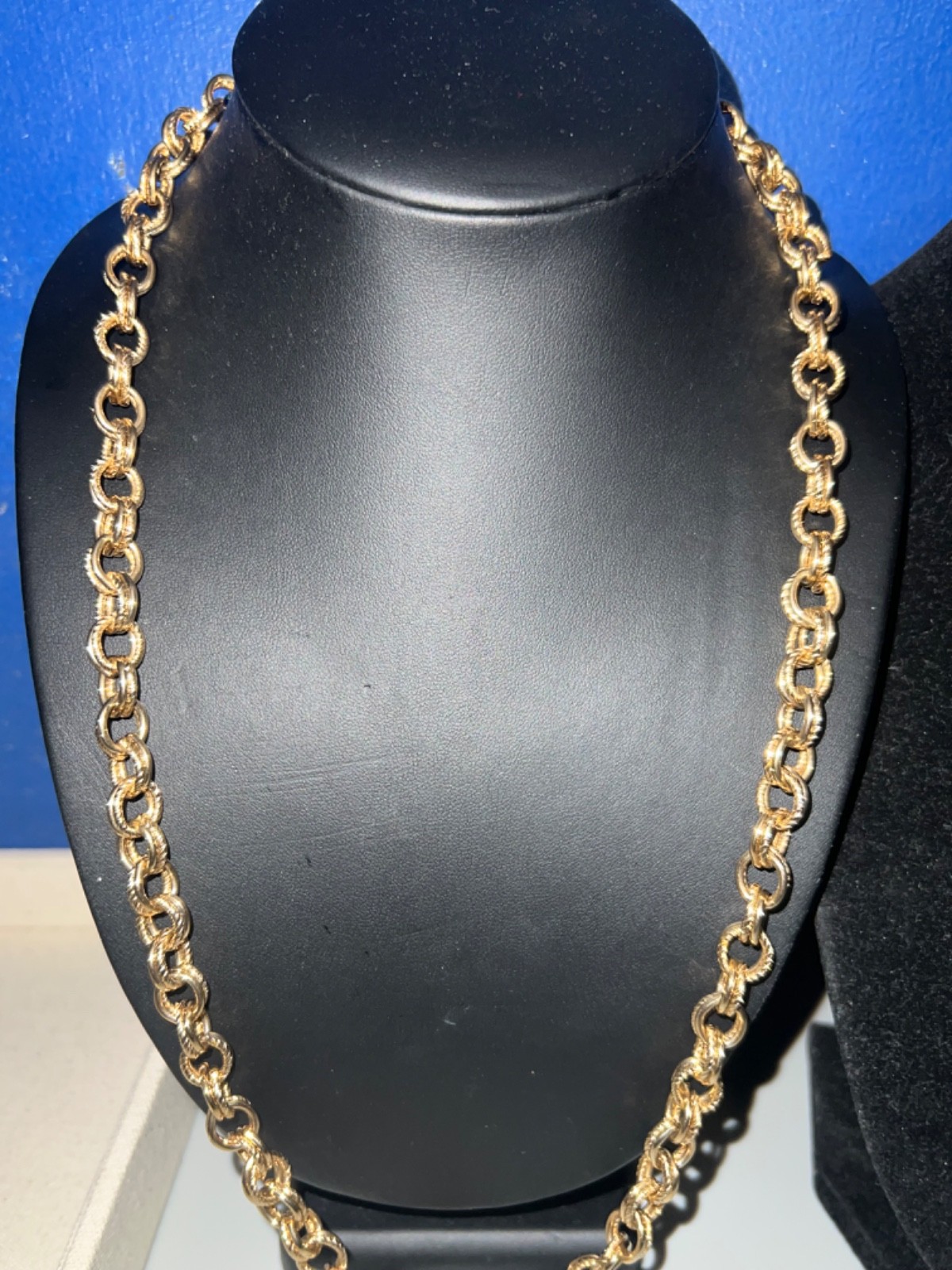 Vtg Gold-tone Double-link Textured Rolo Lariat Chain Necklace w/ Amulet Pendant