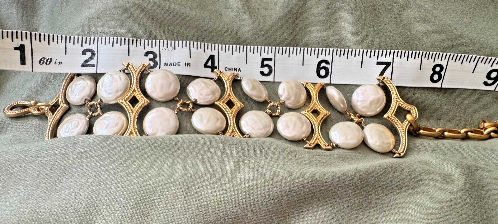natural pearl and gold tone bracelet 7 to 9 inches