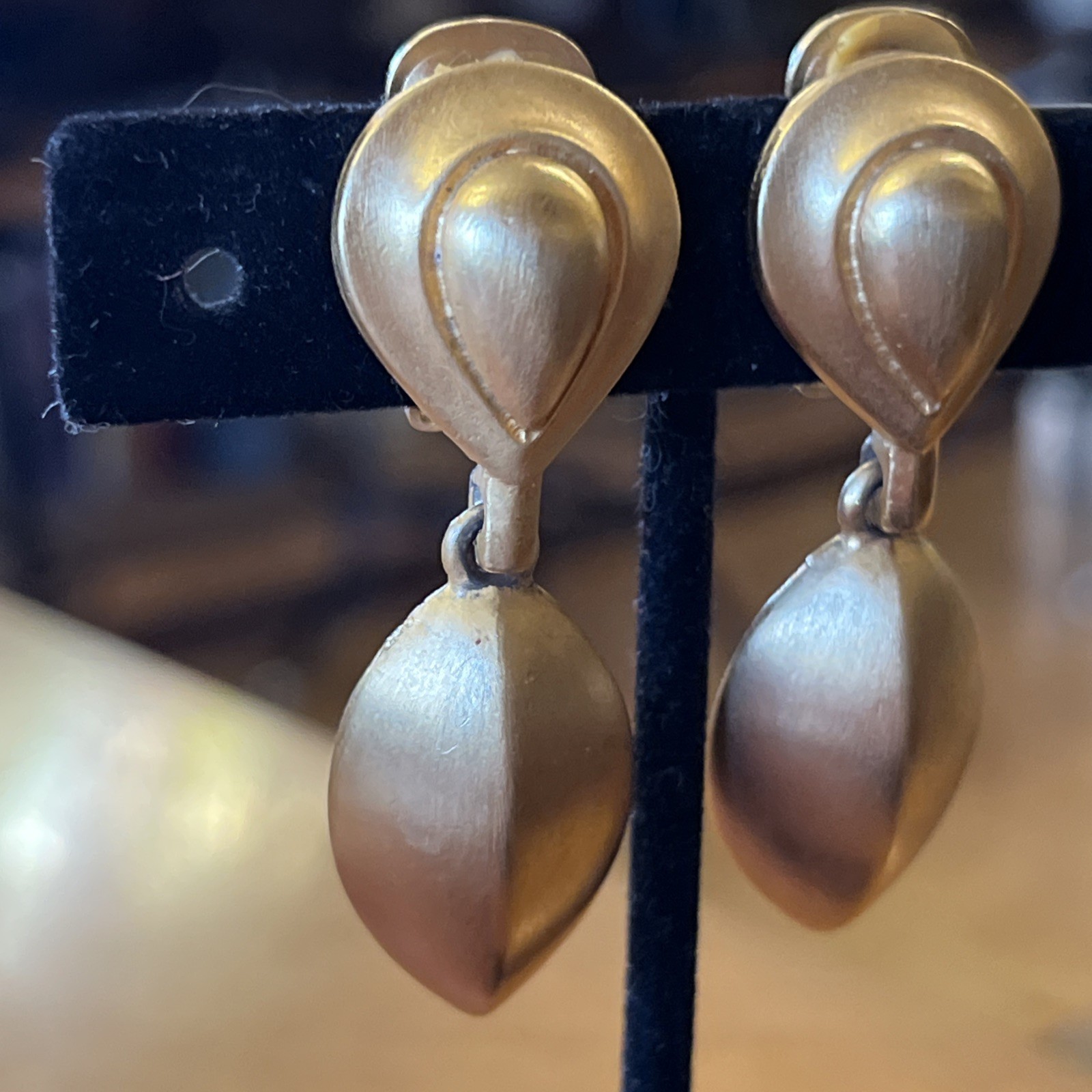 Vintage XEJA Matte Gold Dangle Drop Clip On Earrings Statement Classic