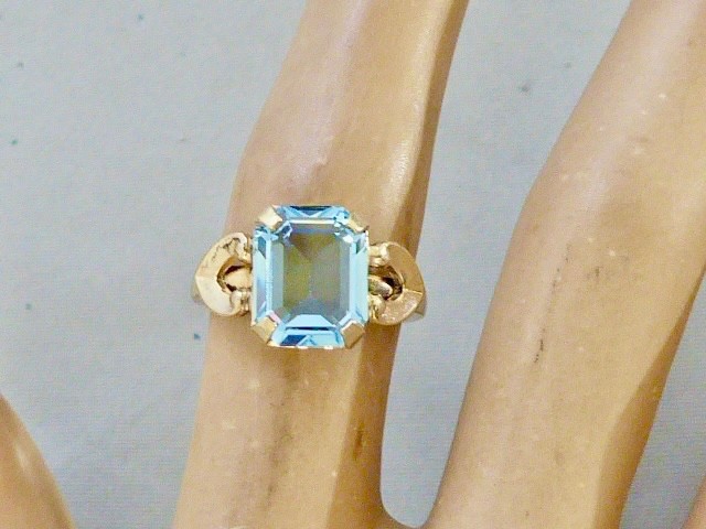 70’S NEW OLD STOCK 10K YELLOW GOLD FILLED SIMULATED AQUA RING SIZE 4.25 RING