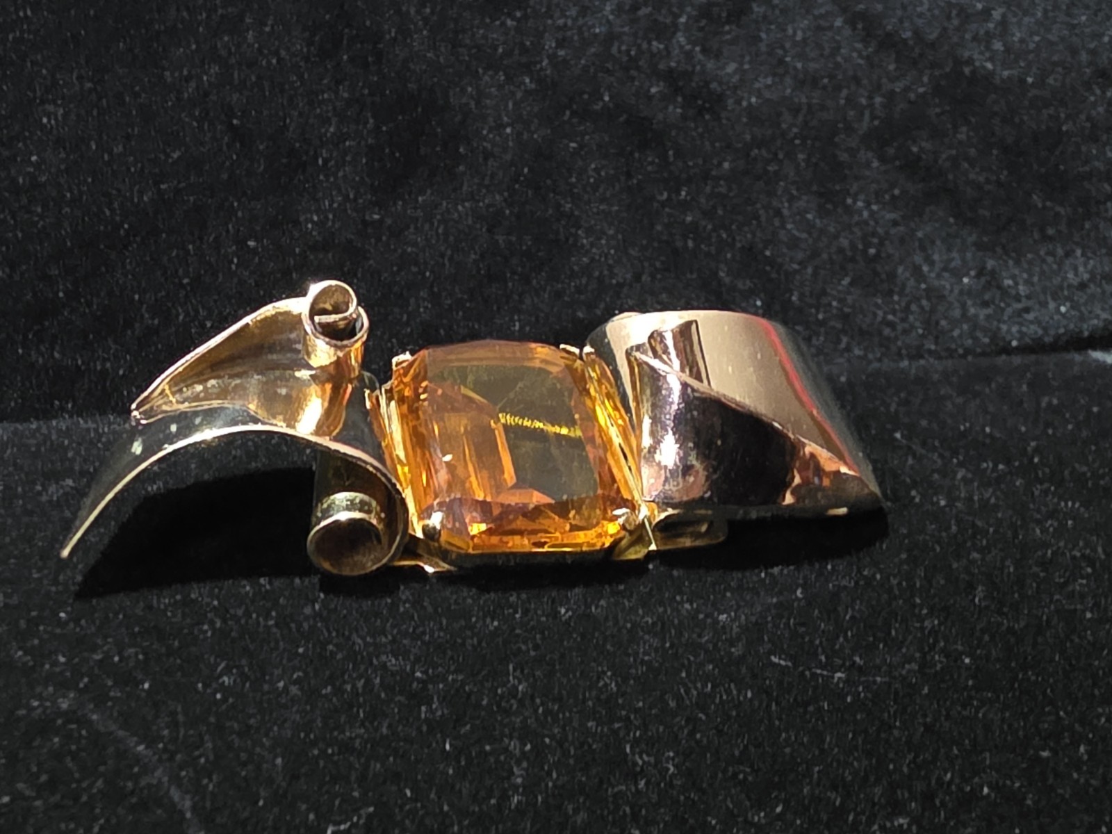 Coro Signed 1942 “Massive Wave” Brooch – Amber Glass – Designed byAdolph Katz