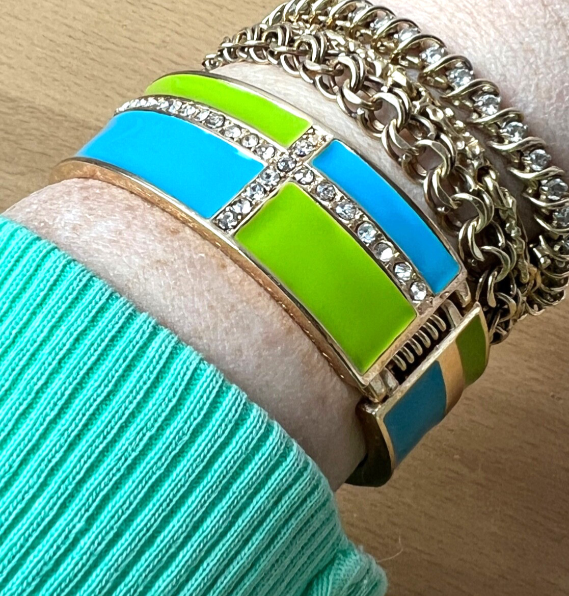 VINTAGE VIVID NEON GREEN & BLUE ENAMEL RHINESTONES HINGED WIDE BANGLE BRACELET