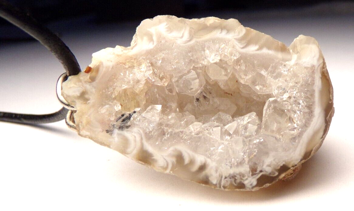 VTG STERLING SILVER LACY 1/2 cut GEODE CRYSTAL rock PENDANT BLACK NECKLACE 18.5″