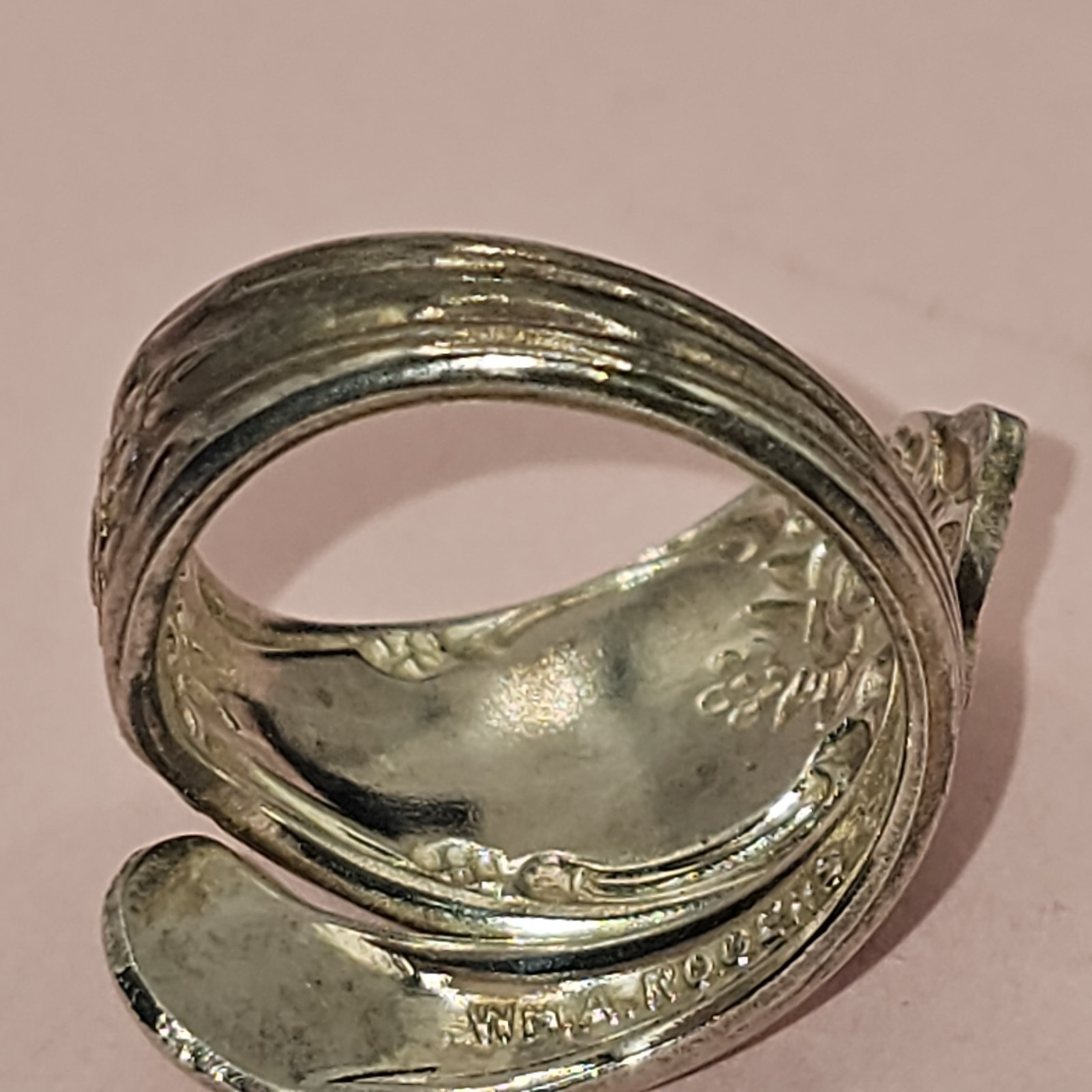 Vintage Silverplated WM.A. Rogers spoon ring, bypass style, SZ 5