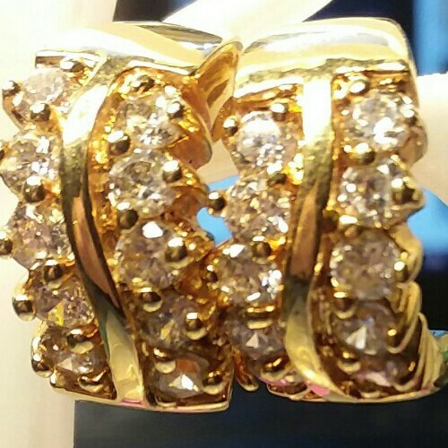 Vintage Jewelry: 3/4″ Gold Tone Rhinestone Pierced Earrings 02-18-2019
