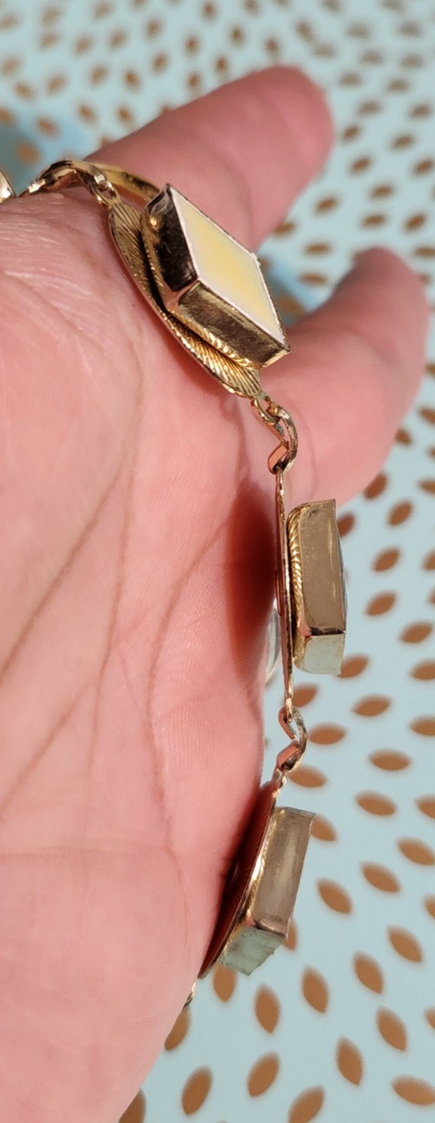 VTG 1960’s GOLDTONE BRACELET SPLOTCH BROWN & WHITE, LIGHT YELLOW Tiles