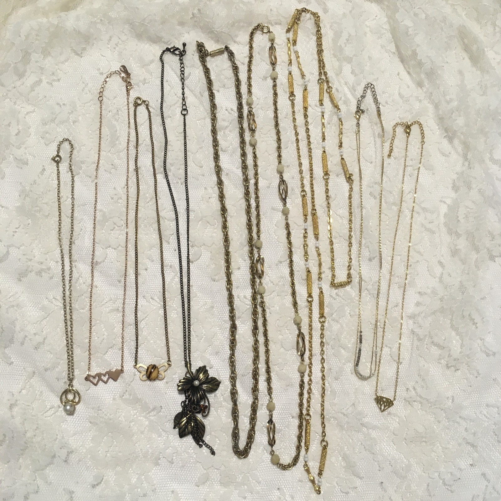 Vintage Necklace Lot Gold tones Lot of 10 Dainty Layering Modern -Vintage