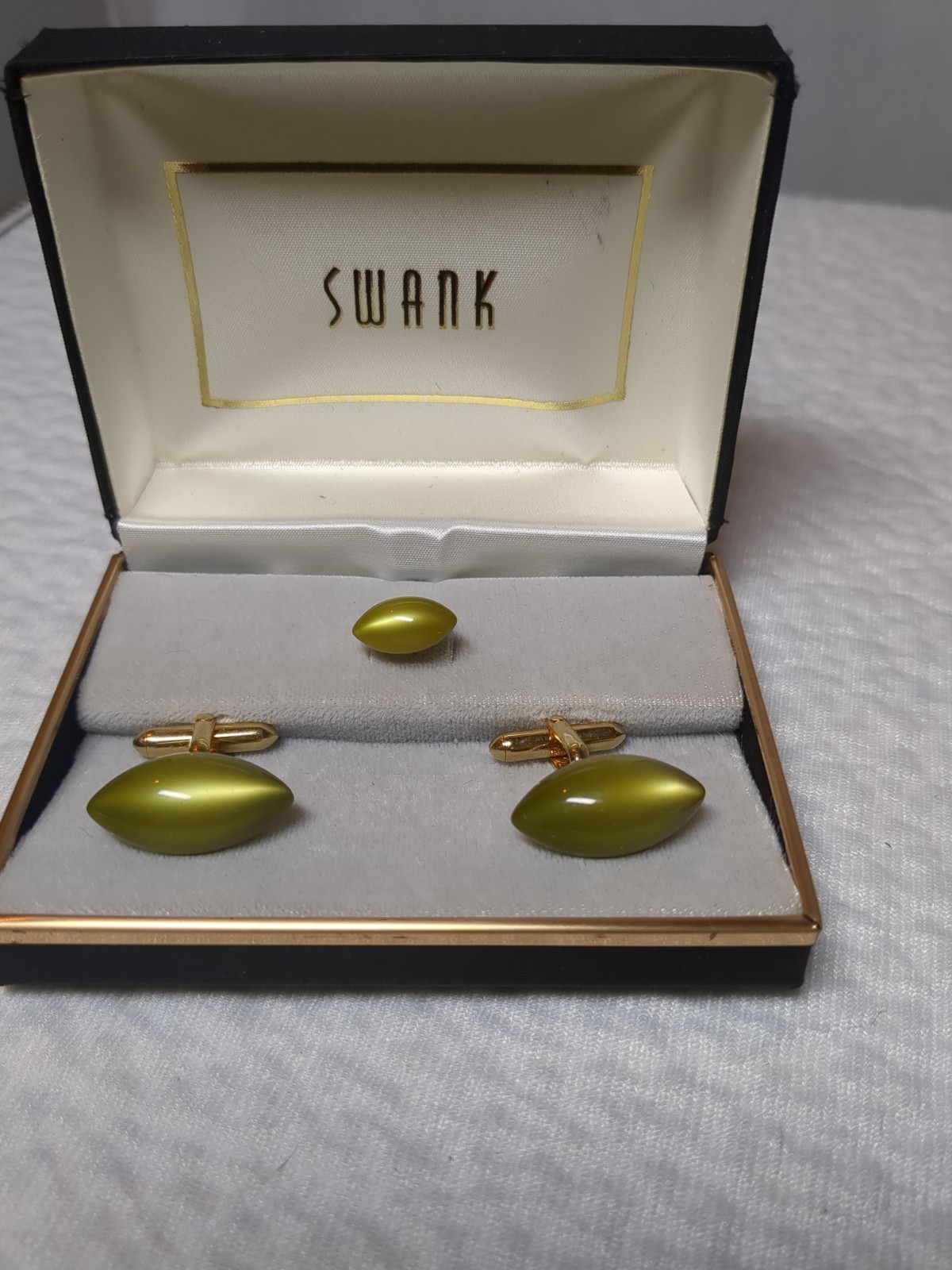 Vintage Swank Cat’s Eye Cufflinks Tie Tack Set Gold Tone Green Mid Century