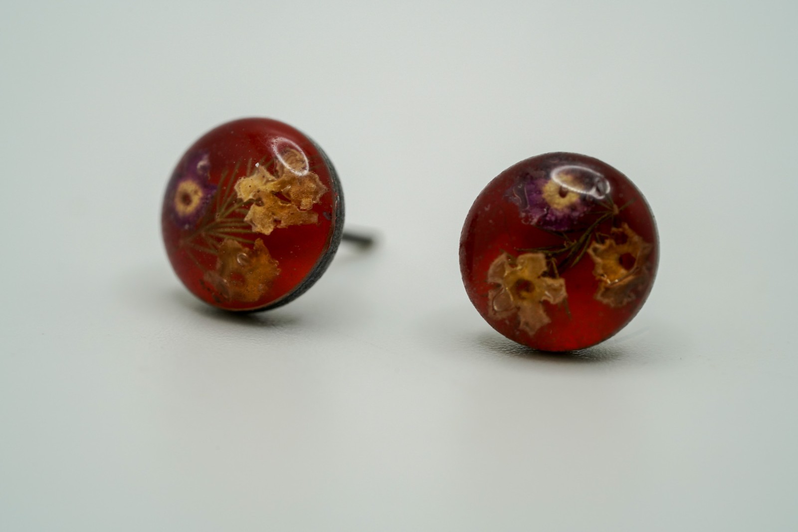 Vintage Sterling Silver Flower Acrylic Hippie Earrings 1cm JB32