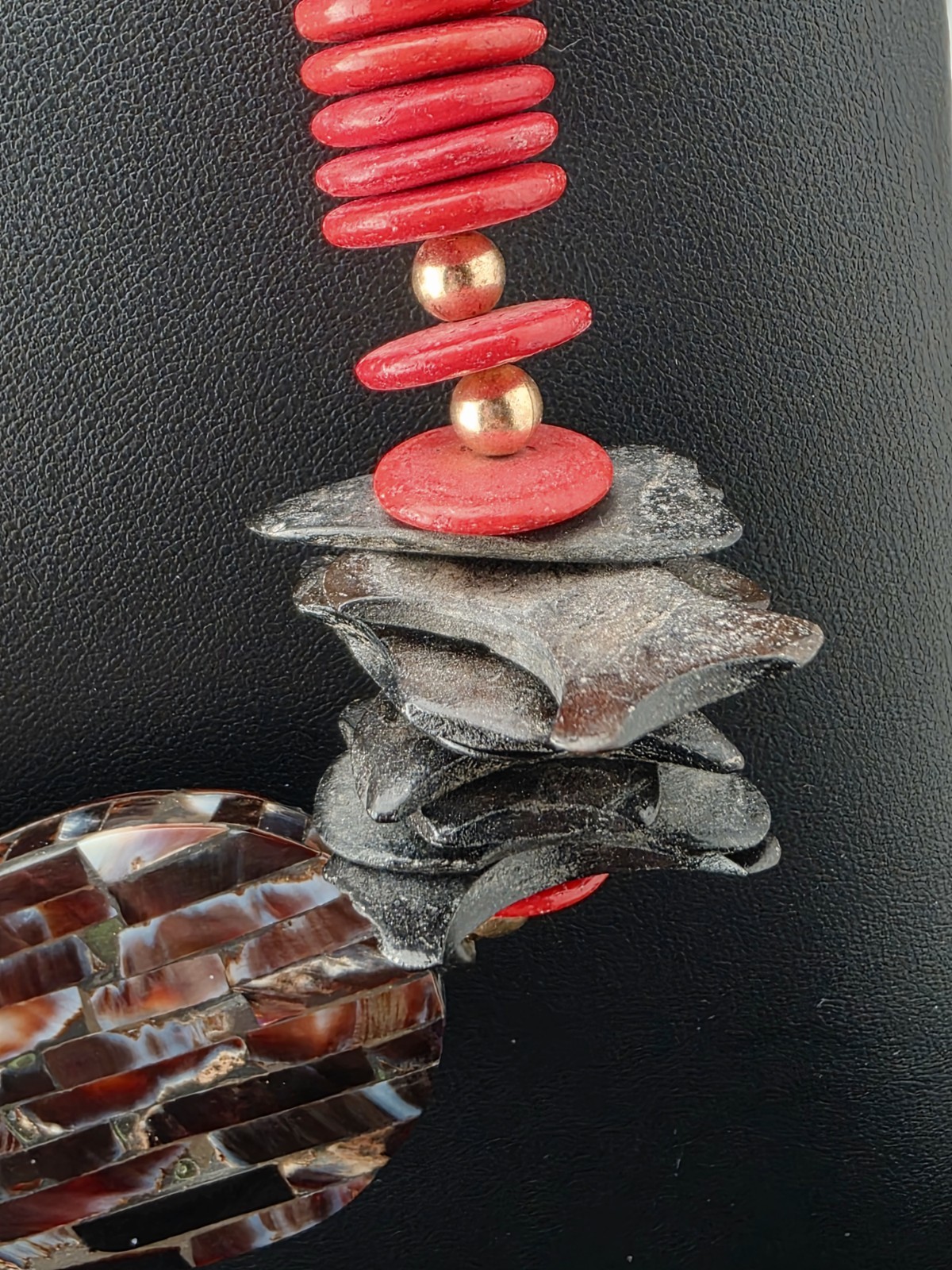 Vintage 25” Boho Coconut Shell Necklace Red & Black Chunky Shell Mosaic Artisan