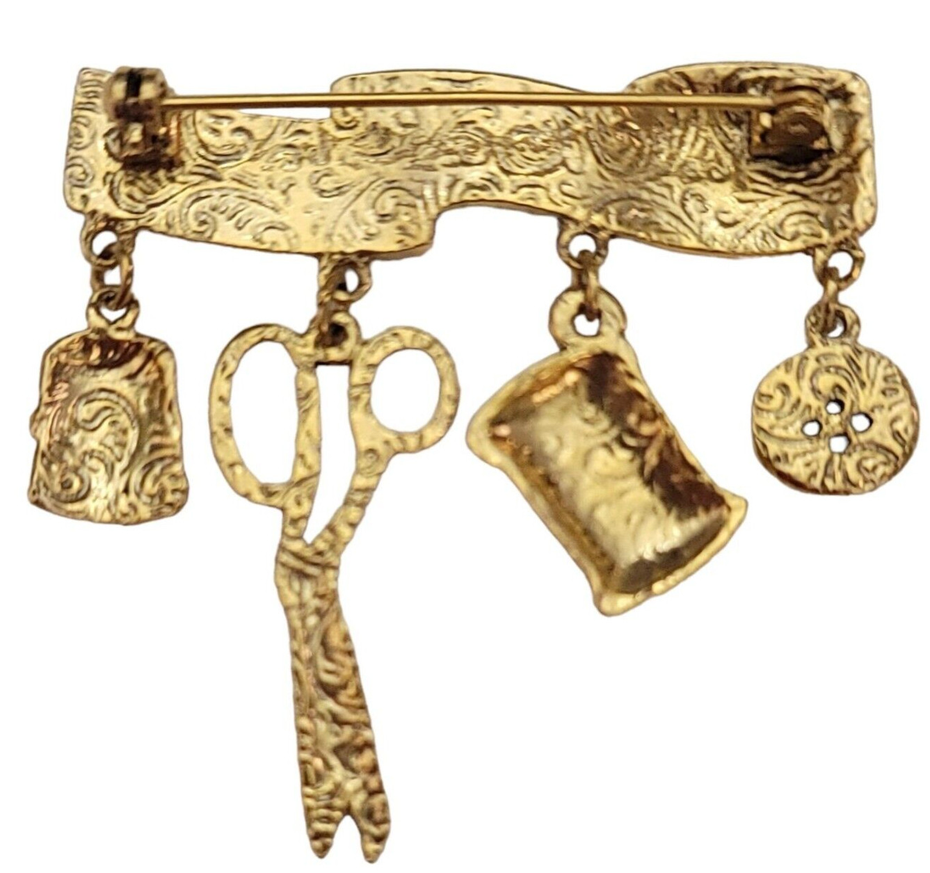 1928 Brand Measure Tape Thread Scissors Sewing Bar Charm Brooch K699