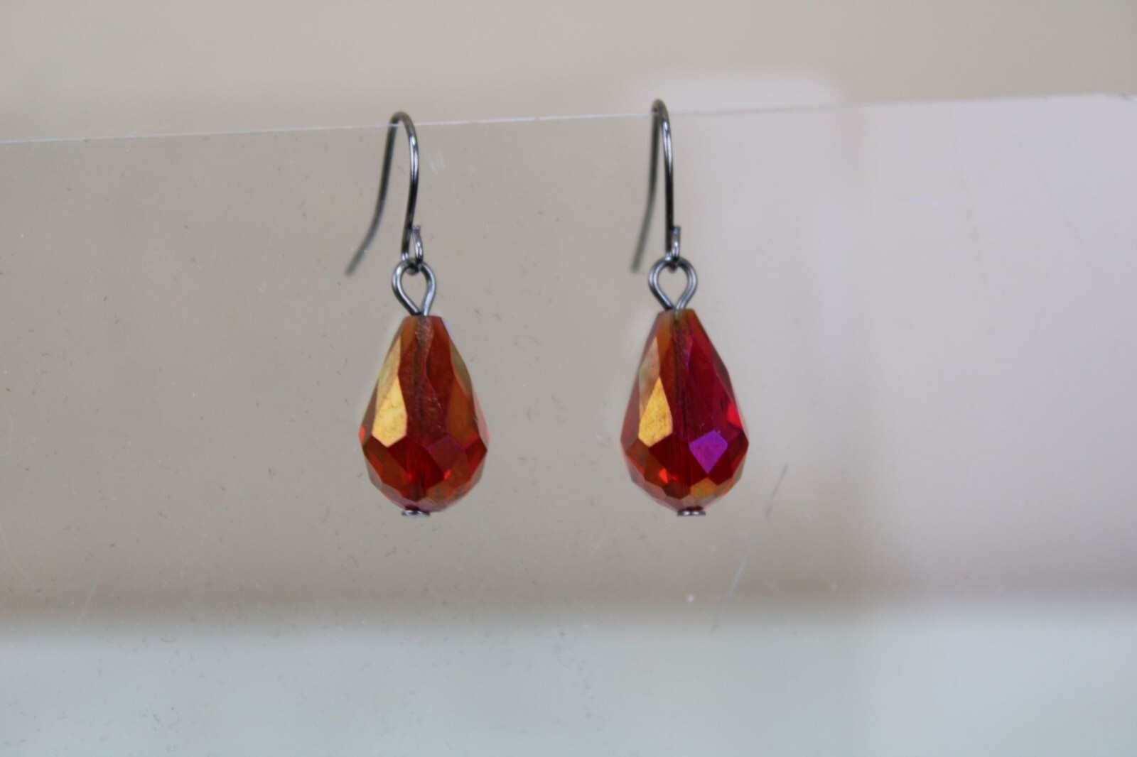 Red Aurora Borealis Pierced Drop Dangle Earrings Iridescent Vintage 92084