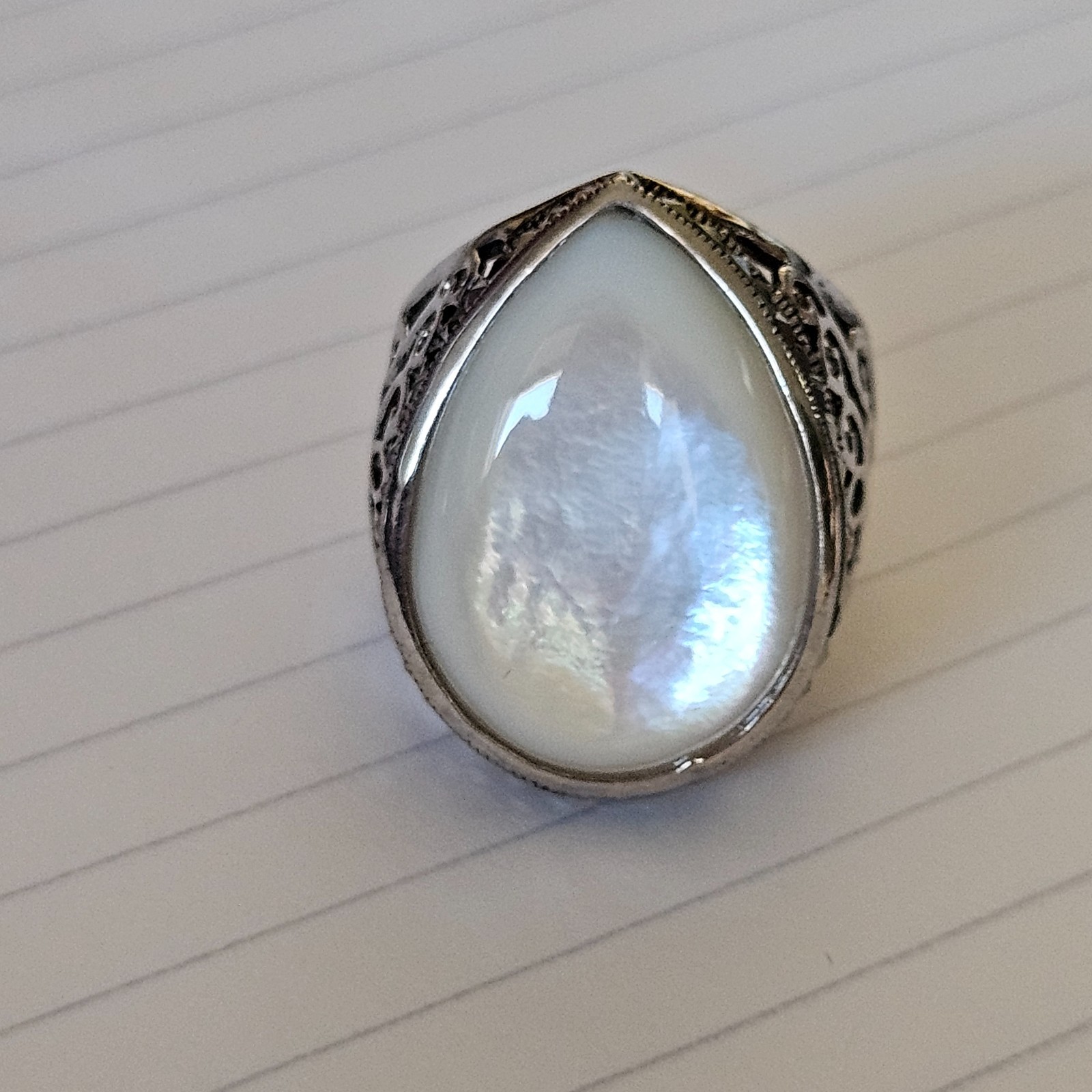 Vintage Sterling Silver Mother Of Pearl Large Statement Ring Size 8.5 Teardrop