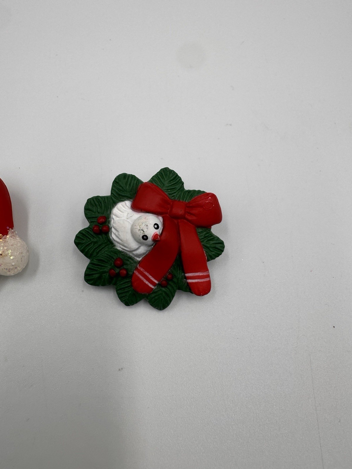 2-VTG Fun World Christmas Pins Santa Claus & Wreath Bird Brooch Lot