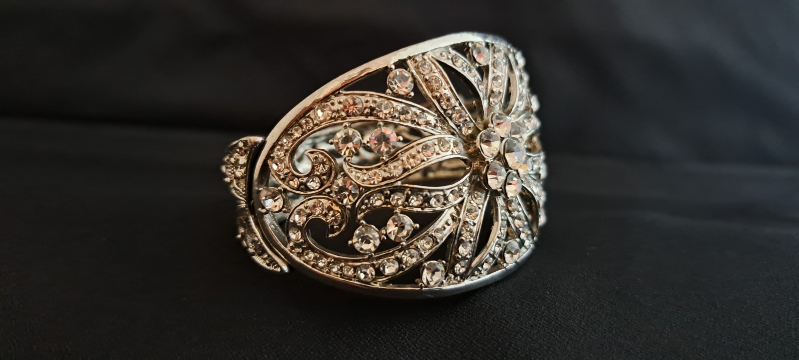 Chunky Open Work Clear Rhinestone Silver Tone Ornate Hinged Bangle Bracelet