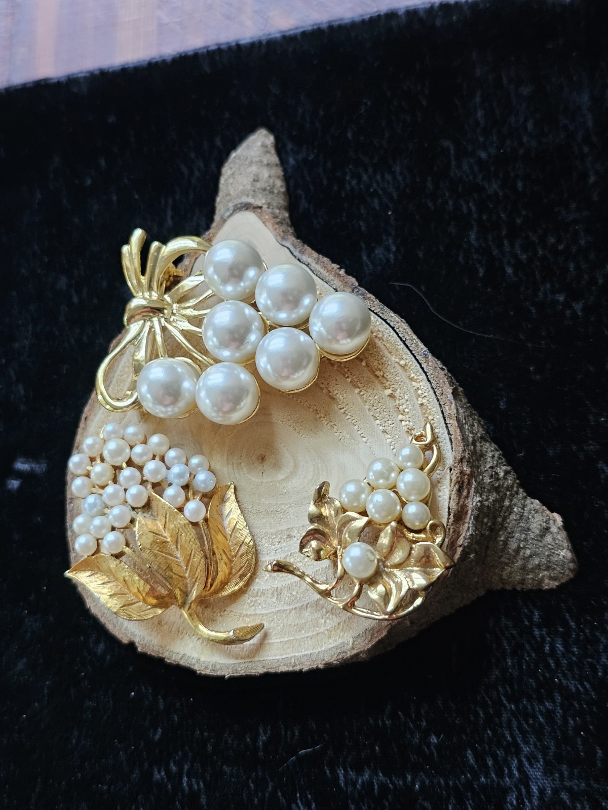 Vtg Lot 3 Brooch Grape Bunch Vine Clusters Imitation Pearl Gold Tone Fruit Pin