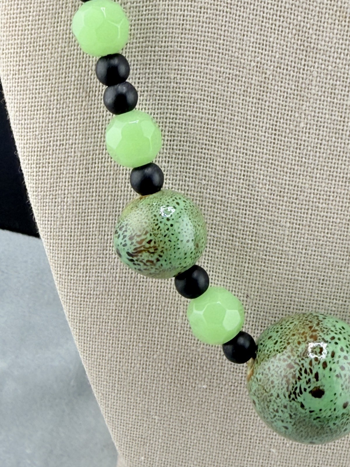 Vintage Beaded Necklace Black Green Glass Stone Silver Tone Alien 24″