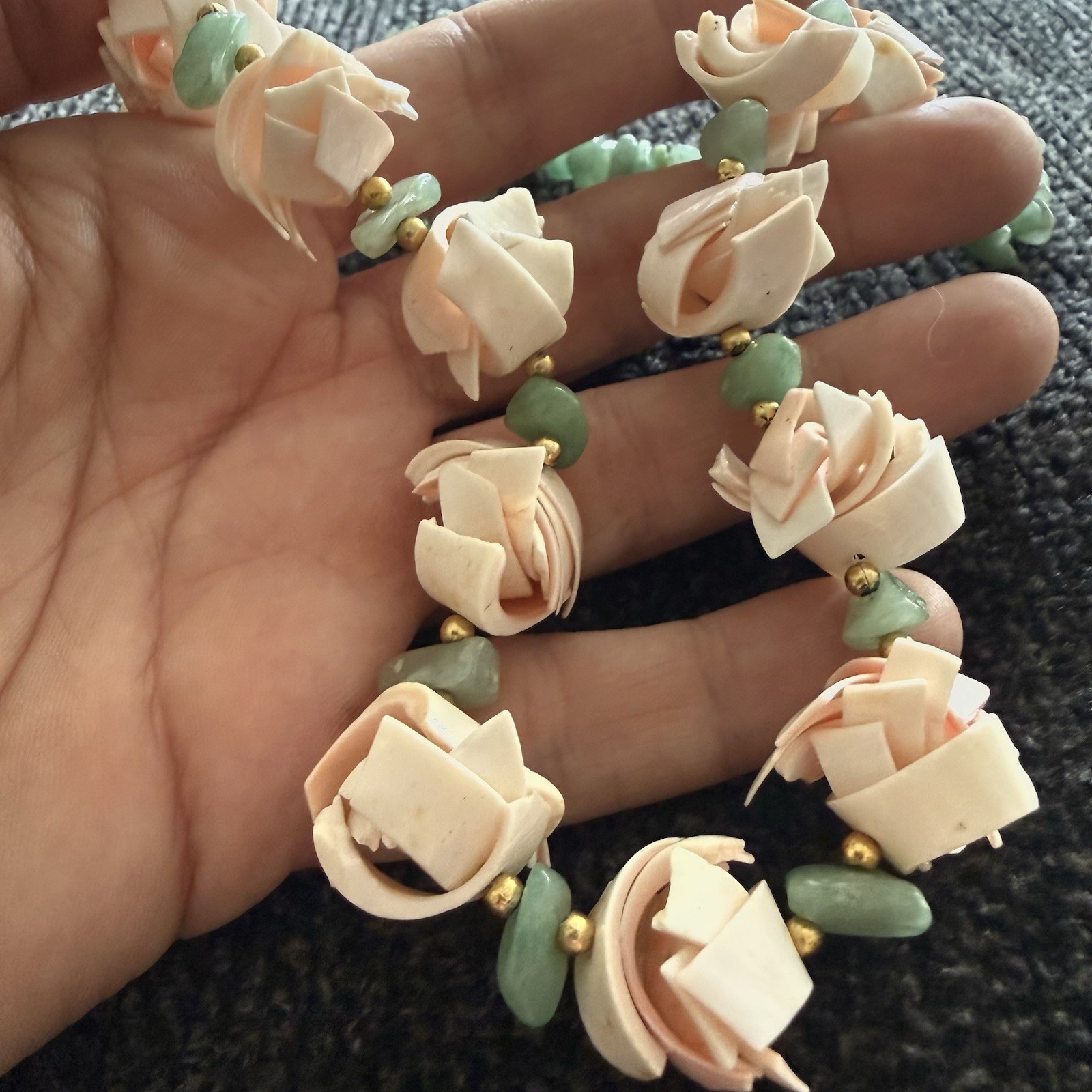 VTG Women’s Aventuri & Hand-Carved Pink Shell Flowers Statement Beaded Necklaces