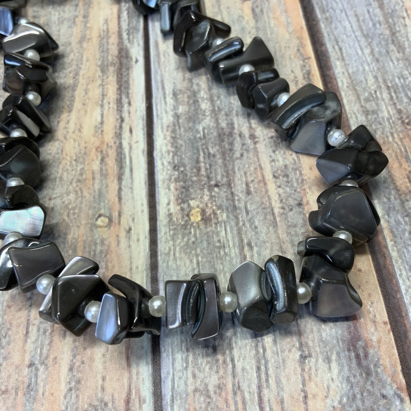 Vintage gray shell mother of pearl and pearl beaded necklace