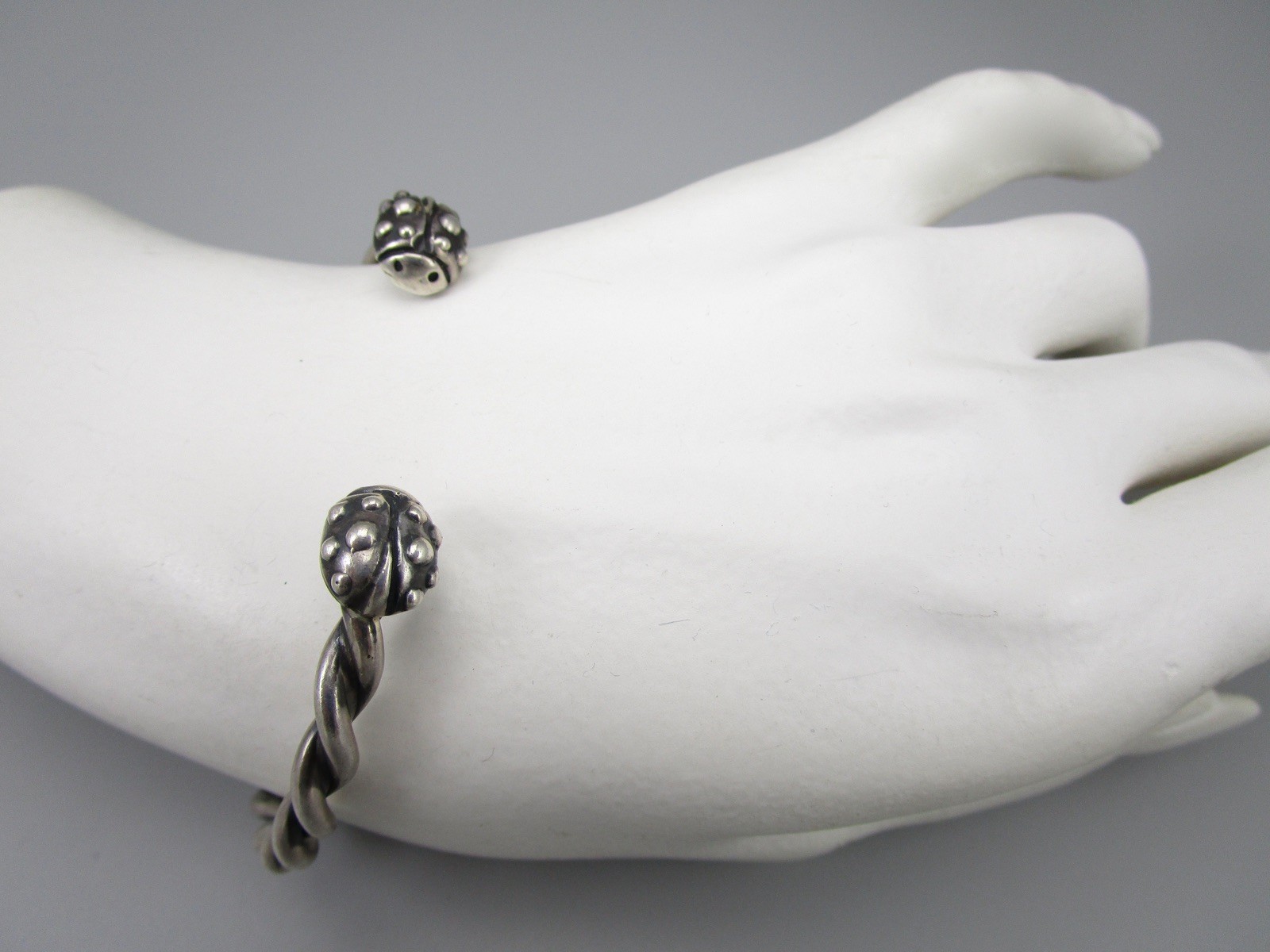 UNUSUAL DIAN MALOUF STERLING SILVER LADYBUG CUFF BRACELET