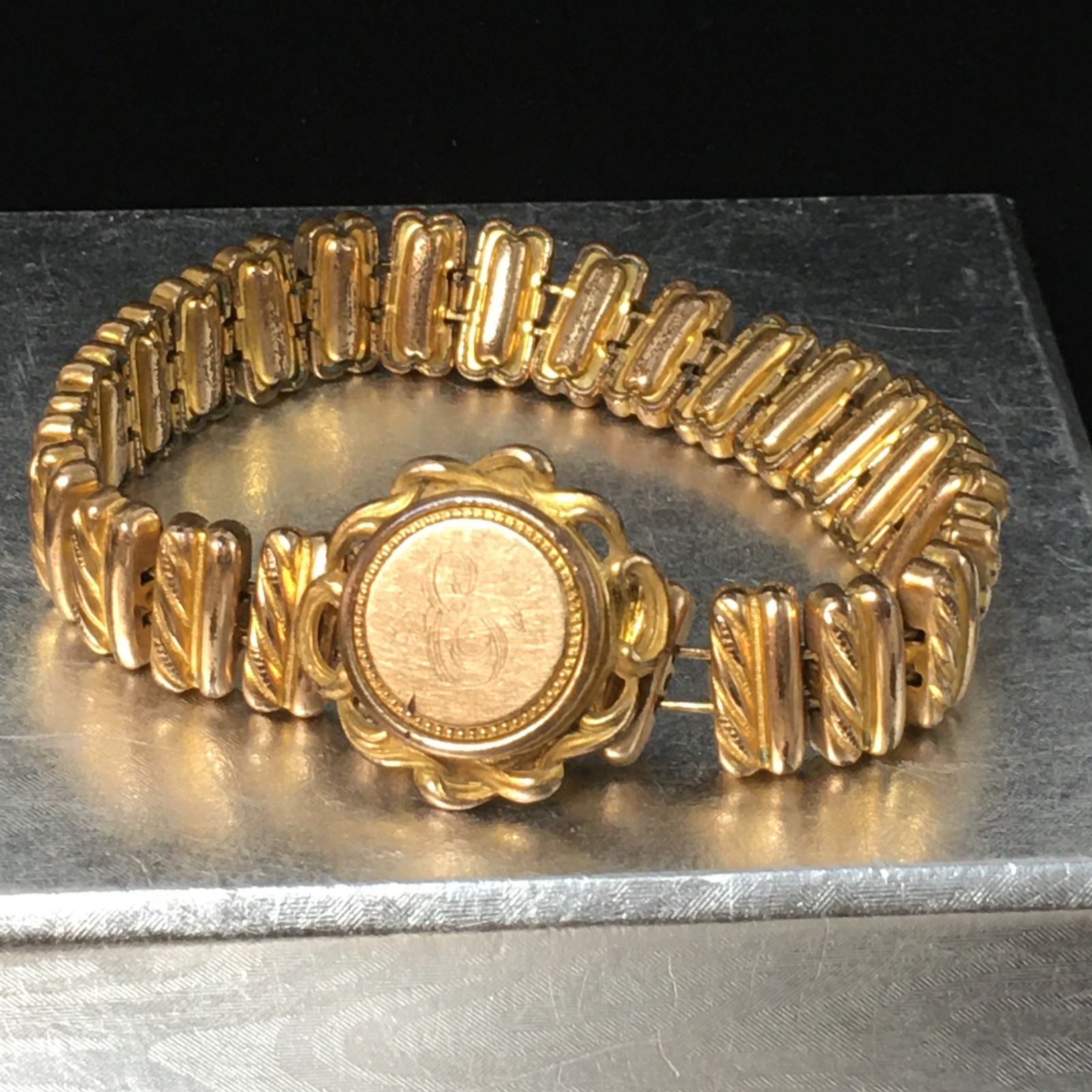Unique Vtg Expansion Locket Sweetheart Bracelet Watch Style Face