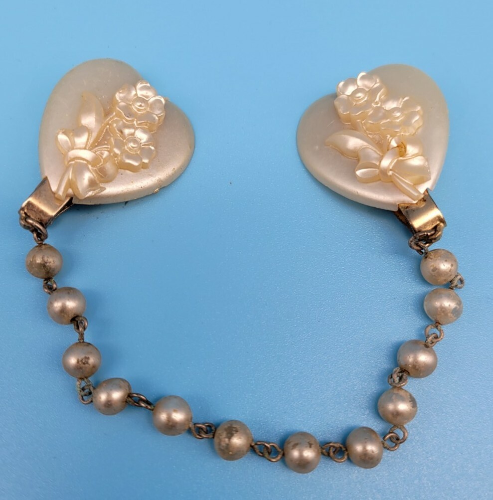 Vintage Faux Pearls Hearts Flowers Chain Sweater Dress Clip