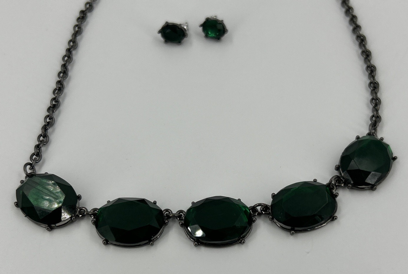 Emerald Green Necklace Earring Set Gun Metal Acrylic Modern Choker 17 Inch
