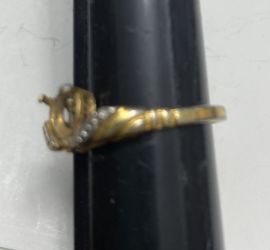 Vintage Lind 14KTHGE -NO MAIN STONE-CZ Ring Illusion Swirl On Each Side Sz 8.5