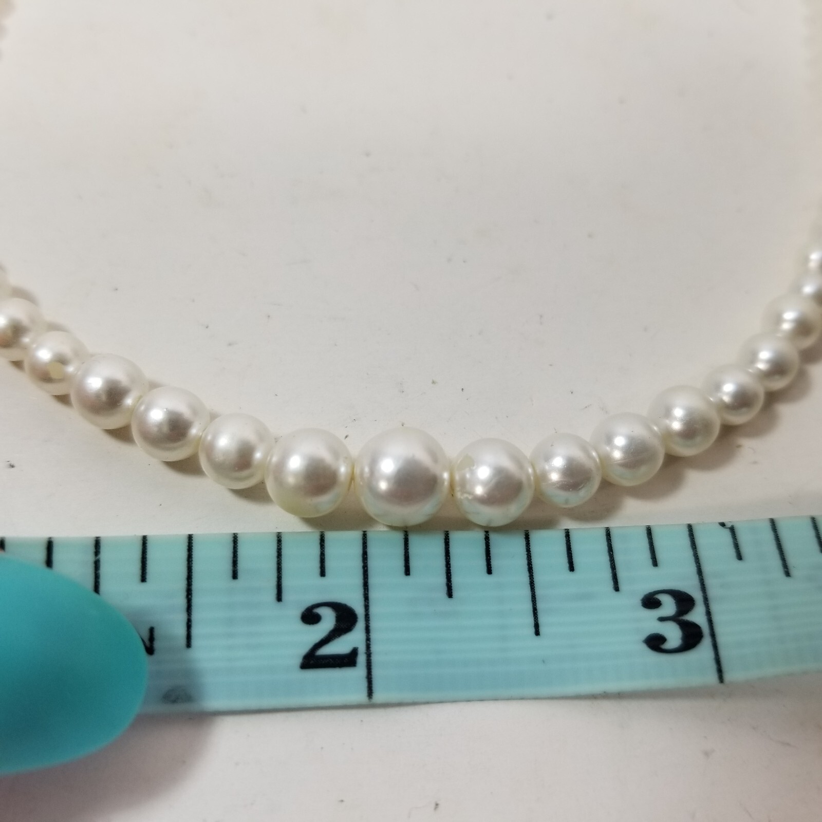 Vtg Faux Pearl Graduated Bead Necklace Silver Tone Clasp