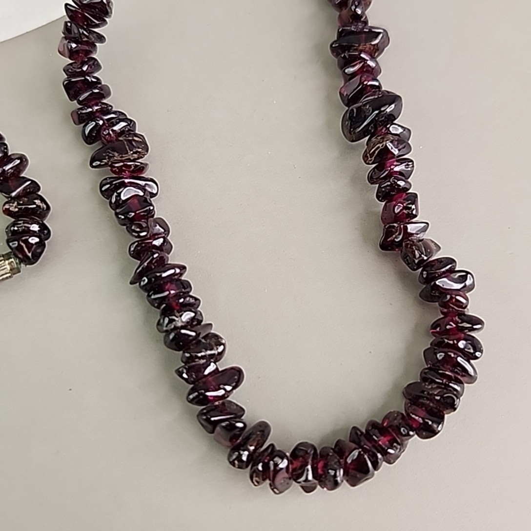 Garnet Chip Beaded Necklace Red Purple Heavy 24″