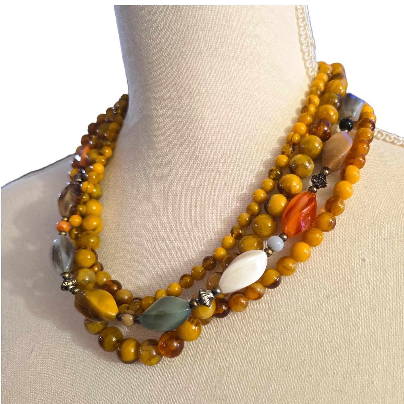 Necklace Vintage Multi Strand Beaded Orange White Lucite 18″ Retro SKU2321