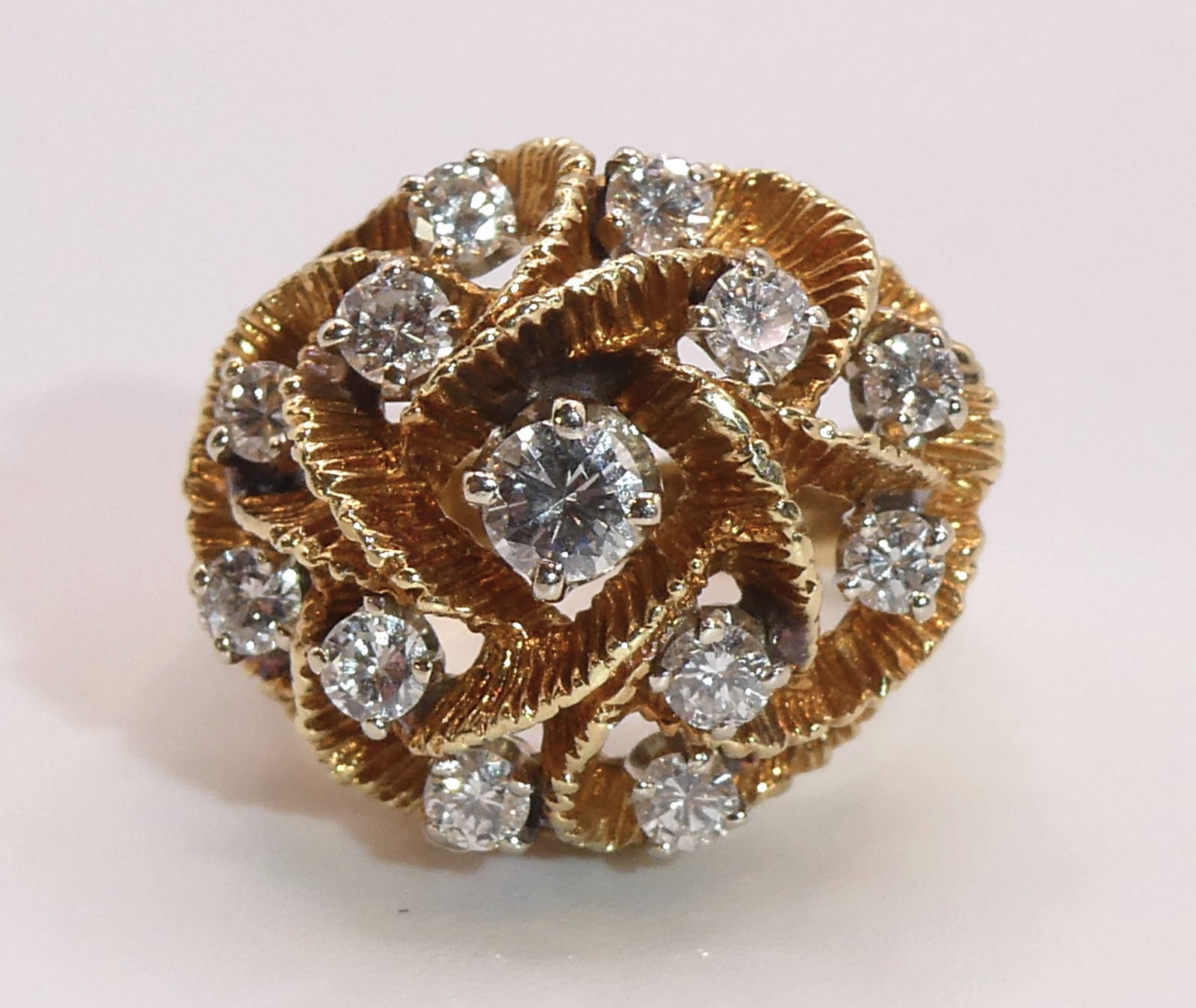 Vintage Estate 18K Gold LEON Ring Textured Ribbon Dome Bombe Diamond 11g 1cttw