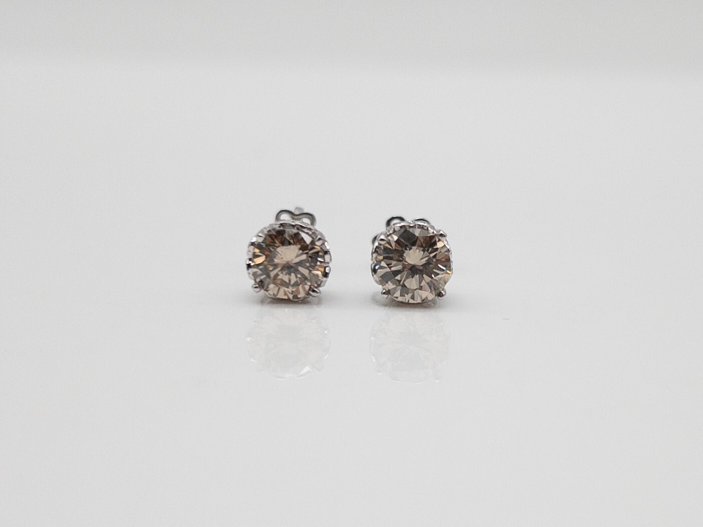 Designer $5000 1.75ct Natural Champagne Diamond 18k White Gold ETERNITY Earrings