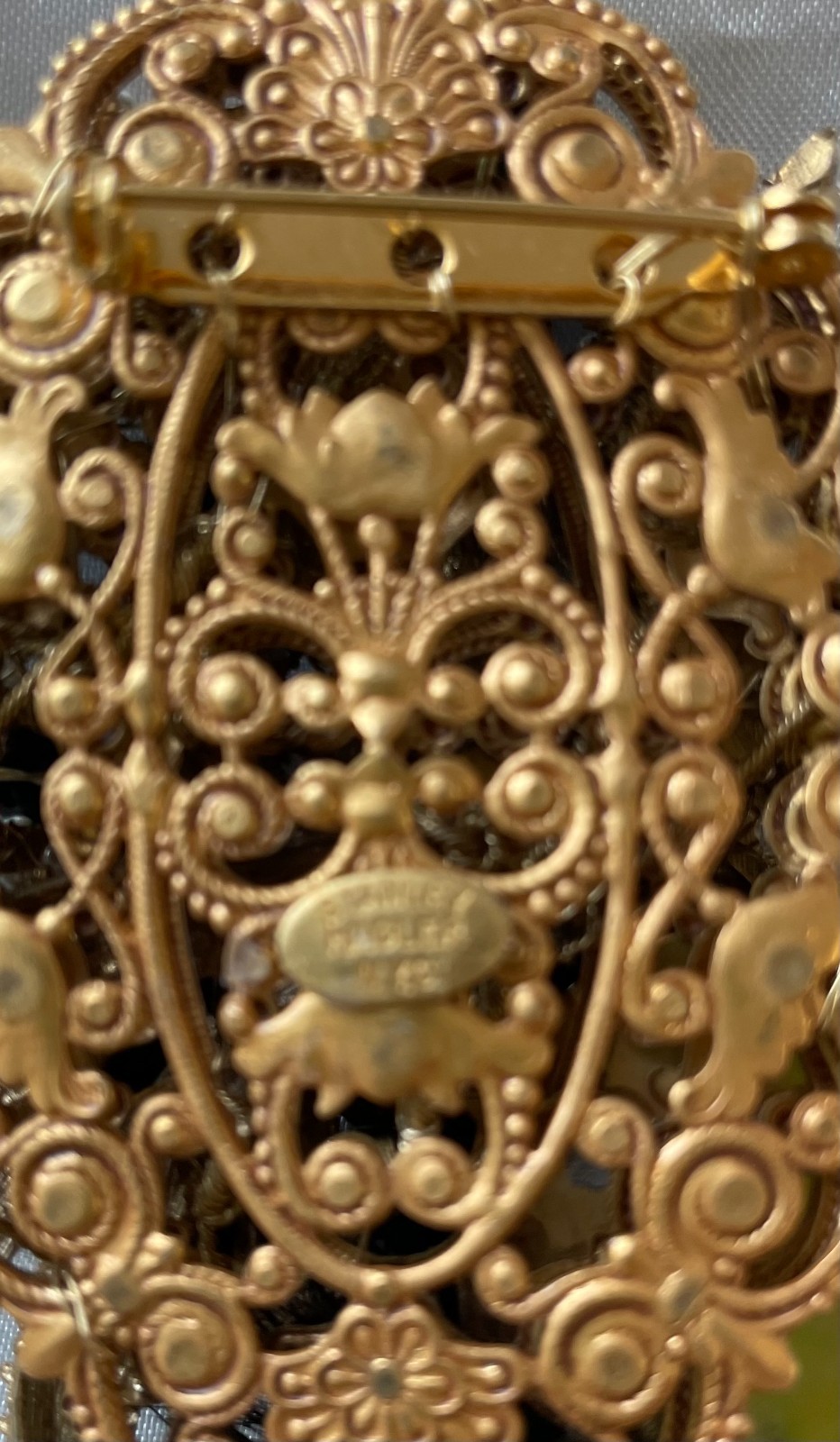 Vintage Brooch Pin STANLEY HAGLER BUNCH of GRAPES in CRYSTALS Classic Style