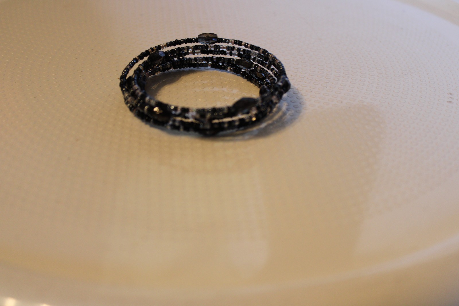 Vintage Women’s Black and Clear Stones Slinky Type Expandable Bangle Bracelet