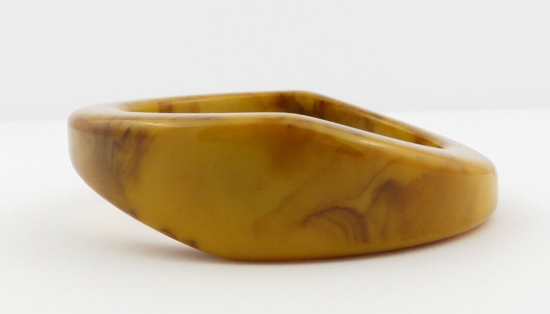 Vtg.Bakelite Chunky Wavy Bangle Bracelet Butterscotch/Choco Swirl retro Jewelry