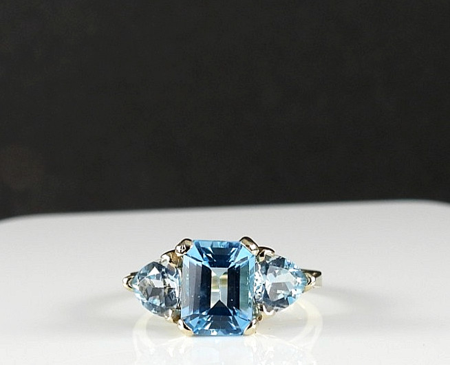 Vintage Solid 10K White Gold Ring 3 Stones Blue Topaz Gemstone Fine Jewelry