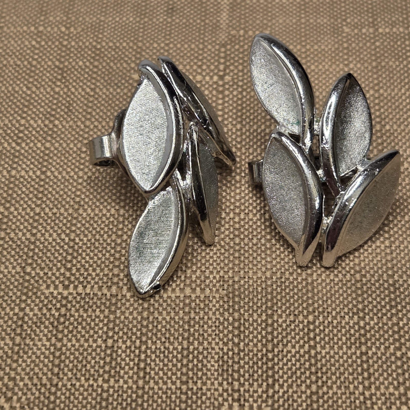 Lot Vintage 60s-80s Clip-On Earrings: Crown Trifari Silver Leaf, Monet & Pearl