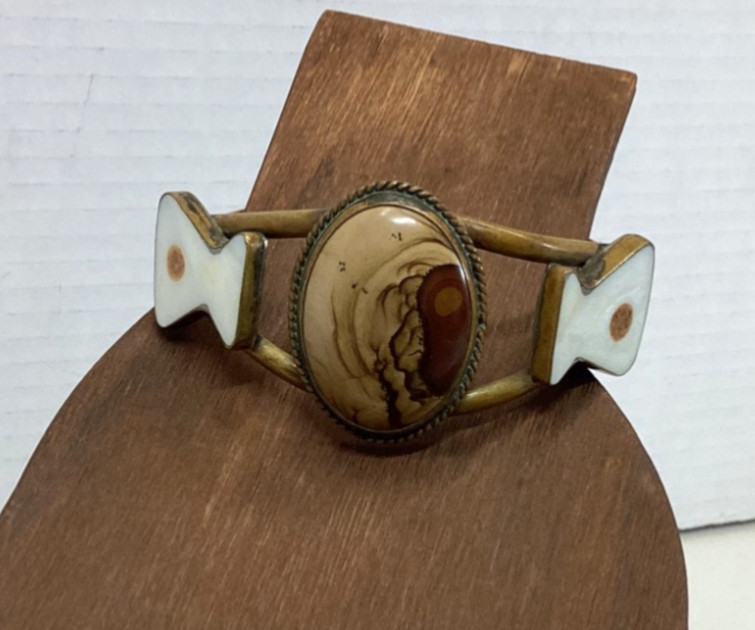 Vtg Southwestern Style Cuff Bracelet Oval Sand Agate & Mother Of Pearl Inlayed