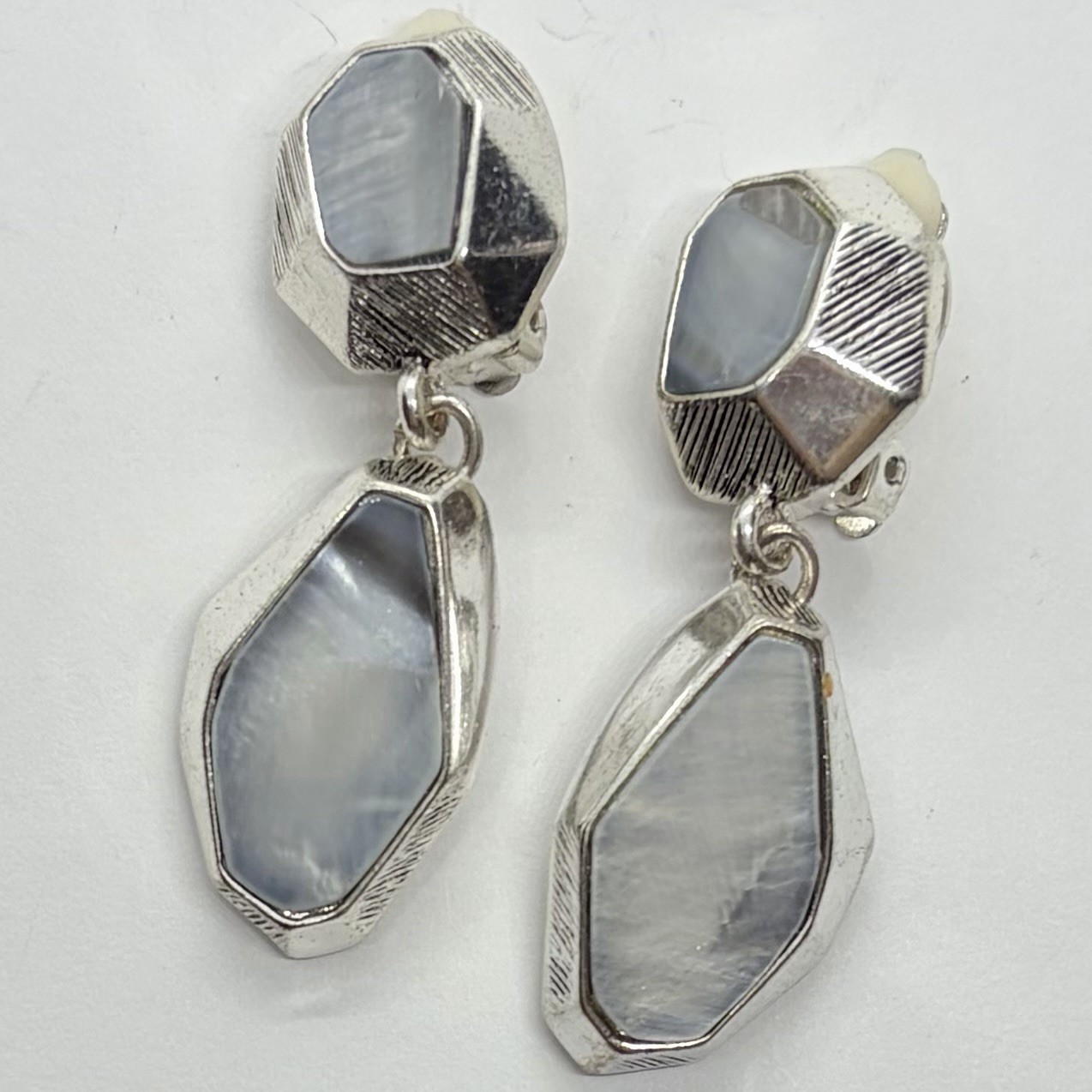 Vtg Gray Blue Mop Asymmetrical Faux Geode Slice Dangle Earrings Clip Silvertone