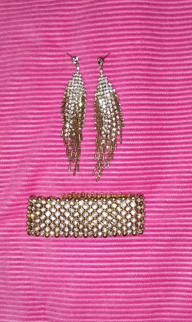 Vintage Gold Tone Rhinestones Dangle Earrings And Stretch Bracelet
